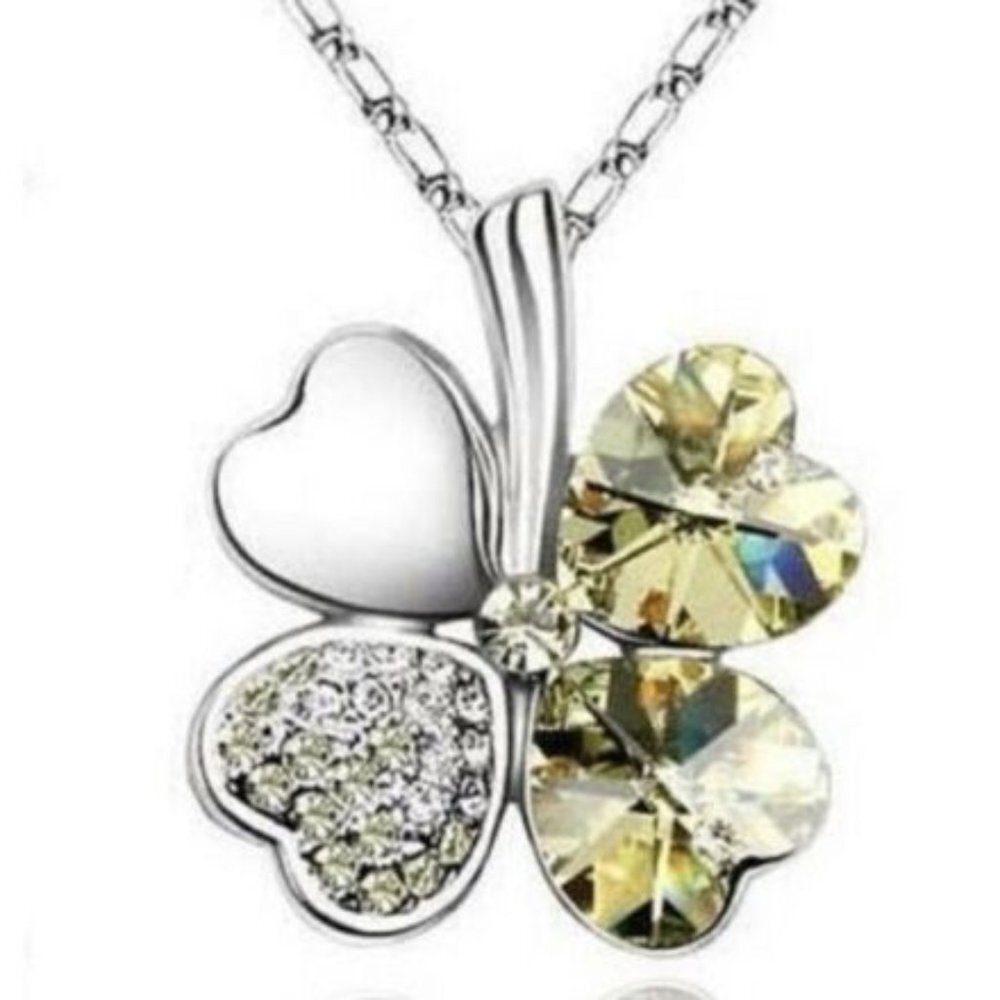 Golden Shamrock Necklace - Picture 1 of 1